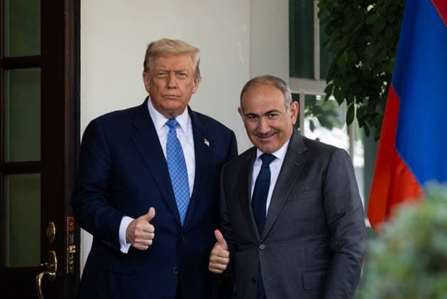 News Themen der Woche KW32 Trumps greets Armenian PM Pashinyan at White House U.S. President Donald Trump greets Armenian Prime Minister Nikol Pashinyan at the White House, in Washington, D.C., U.S., on August 8, 2025. Trump is hosting the leaders of Armenia and Azerbaijan in an effort to bring an end to the long-running conflict over the Nagorno-Karabakh region. Washington DC United States  Copyright: xAllisonxBaileyx originalFilename: bailey-trumpsgr250808_npy5F.jpg