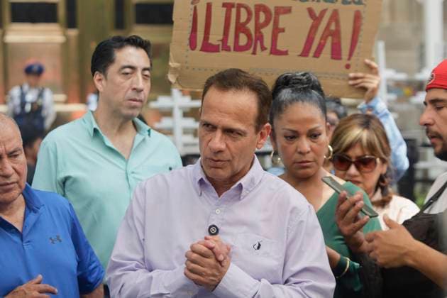 Israel Vallarta, Acquitted And Released After 20 Years In Prison Without Sentencing, Accused Of Kidnapping, Holds A Press Conference In Mexico City Israel Vallarta, detained for kidnapping since 2005 in the high-profile case of Frenchwoman Florence Cassez, is recently acquitted and released after spending nearly 20 years in prison without a sentence. During a press conference outside the Supreme Court of Justice in Mexico City, Mexico, on August 8, 2025, he calls for justice for all those who have been unjustly imprisoned. Mexico City Mexico City Mexico  Copyright: xGerardoxVieyrax originalFilename: vieyra-notitle250808_np0HV.jpg