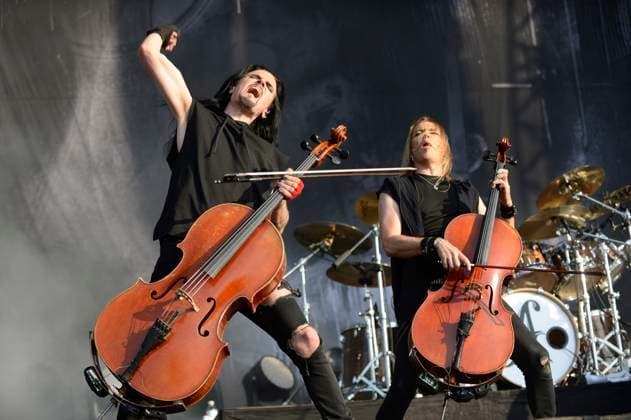 Entertainment Themen der Woche KW32 Apocalyptica live auf dem M era Luna Festival 2025 auf dem Flugplatzgelände Drispenstedt. Hildesheim, 09.08.2025 *** Apocalyptica live at the M era Luna Festival 2025 at the airfield Drispenstedt Hildesheim, 09 08 2025 Foto:xR.xKeuntjex xFuturexImagex mera_luna_5558