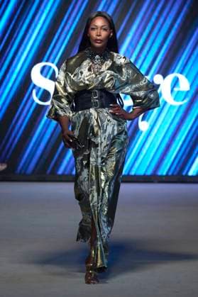 Africa Fashion Week London 2025 A model walks the catwalk in the Soboye show during Africa Fashion Week, London, UK, 09 August 2025. Africa Fashion Week London is celebrating its 15th anniversary as the world™s largest and longest-running showcase of African and African-inspired fashion. AFWL 2025 emphasizes ˜Heritage in Motion™ melding tradition with innovation., Credit:Olu Ogunshakin Avalon United Kingdom, London, London, 1 Kemble Street, WC2B 4AN  Copyright: xOluxOgunshakinx xAvalonx 1028619720