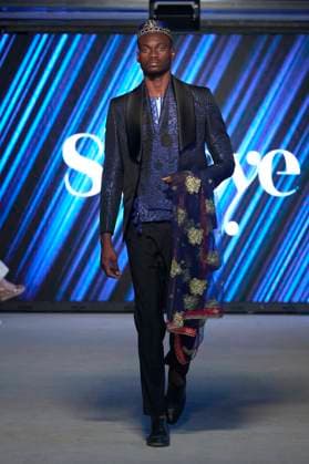 Africa Fashion Week London 2025 A model walks the catwalk in the Soboye show during Africa Fashion Week, London, UK, 09 August 2025. Africa Fashion Week London is celebrating its 15th anniversary as the world™s largest and longest-running showcase of African and African-inspired fashion. AFWL 2025 emphasizes ˜Heritage in Motion™ melding tradition with innovation., Credit:Olu Ogunshakin Avalon United Kingdom, London, London, 1 Kemble Street, WC2B 4AN  Copyright: xOluxOgunshakinx xAvalonx 1028619730