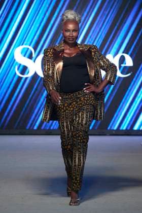 Africa Fashion Week London 2025 A model walks the catwalk in the Soboye show during Africa Fashion Week, London, UK, 09 August 2025. Africa Fashion Week London is celebrating its 15th anniversary as the world™s largest and longest-running showcase of African and African-inspired fashion. AFWL 2025 emphasizes ˜Heritage in Motion™ melding tradition with innovation., Credit:Olu Ogunshakin Avalon United Kingdom, London, London, 1 Kemble Street, WC2B 4AN  Copyright: xOluxOgunshakinx xAvalonx 1028619740