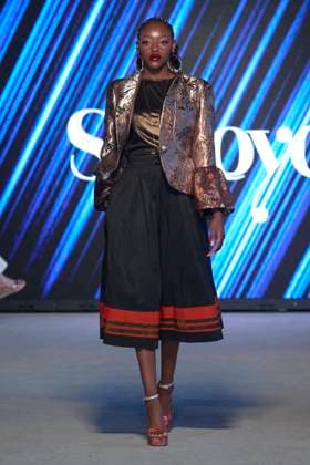 Africa Fashion Week London 2025 A model walks the catwalk in the Soboye show during Africa Fashion Week, London, UK, 09 August 2025. Africa Fashion Week London is celebrating its 15th anniversary as the world™s largest and longest-running showcase of African and African-inspired fashion. AFWL 2025 emphasizes ˜Heritage in Motion™ melding tradition with innovation., Credit:Olu Ogunshakin Avalon United Kingdom, London, London, 1 Kemble Street, WC2B 4AN  Copyright: xOluxOgunshakinx xAvalonx 1028619742