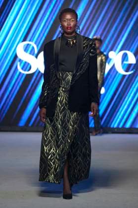 Africa Fashion Week London 2025 A model walks the catwalk in the Soboye show during Africa Fashion Week, London, UK, 09 August 2025. Africa Fashion Week London is celebrating its 15th anniversary as the world™s largest and longest-running showcase of African and African-inspired fashion. AFWL 2025 emphasizes ˜Heritage in Motion™ melding tradition with innovation., Credit:Olu Ogunshakin Avalon United Kingdom, London, London, 1 Kemble Street, WC2B 4AN  Copyright: xOluxOgunshakinx xAvalonx 1028619746