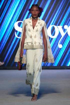 Africa Fashion Week London 2025 A model walks the catwalk in the Soboye show during Africa Fashion Week, London, UK, 09 August 2025. Africa Fashion Week London is celebrating its 15th anniversary as the world™s largest and longest-running showcase of African and African-inspired fashion. AFWL 2025 emphasizes ˜Heritage in Motion™ melding tradition with innovation., Credit:Olu Ogunshakin Avalon United Kingdom, London, London, 1 Kemble Street, WC2B 4AN  Copyright: xOluxOgunshakinx xAvalonx 1028619748