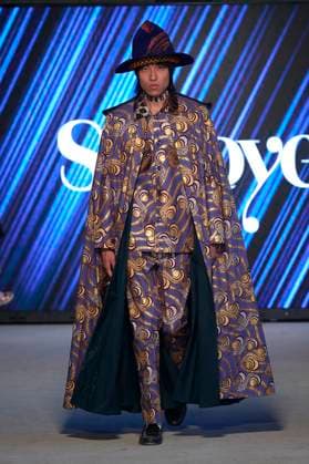 Africa Fashion Week London 2025 A model walks the catwalk in the Soboye show during Africa Fashion Week, London, UK, 09 August 2025. Africa Fashion Week London is celebrating its 15th anniversary as the world™s largest and longest-running showcase of African and African-inspired fashion. AFWL 2025 emphasizes ˜Heritage in Motion™ melding tradition with innovation., Credit:Olu Ogunshakin Avalon United Kingdom, London, London, 1 Kemble Street, WC2B 4AN  Copyright: xOluxOgunshakinx xAvalonx 1028619754