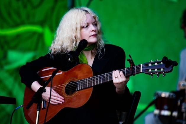 Outside Lands Music Festival 2025 - Day 1 Jessica Pratt performs at Outside Lands at Golden Gate Park on August 08, 2025 in San Francisco, California. San Francisco Golden Gate Park California USA Copyright: xAnniexLesser imageSPACEx