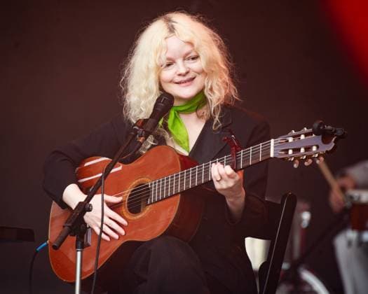 Outside Lands Music Festival 2025 - Day 1 Jessica Pratt performs at Outside Lands at Golden Gate Park on August 08, 2025 in San Francisco, California. San Francisco Golden Gate Park California USA Copyright: xAnniexLesser imageSPACEx