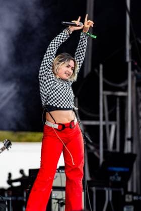 Outside Lands Music Festival 2025 - Day 1 Alexia Roditis of Destroy Boys performs at Outside Lands at Golden Gate Park on August 08, 2025 in San Francisco, California. San Francisco Golden Gate Park California USA Copyright: xAnniexLesser imageSPACEx