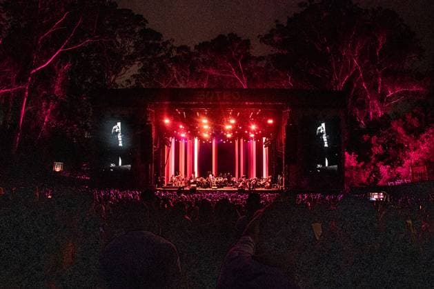 Outside Lands Music Festival 2025 - Day 1 Beck performs on the Sutro stage backed by the Berkeley Symphony at Outside Lands at Outside Lands at Golden Gate Park on August 08, 2025 in San Francisco, California. San Francisco Golden Gate Park California USA Copyright: xAnniexLesser imageSPACEx