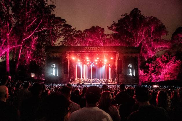 Outside Lands Music Festival 2025 - Day 1 Beck performs on the Sutro stage backed by the Berkeley Symphony at Outside Lands at Outside Lands at Golden Gate Park on August 08, 2025 in San Francisco, California. San Francisco Golden Gate Park California USA Copyright: xAnniexLesser imageSPACEx