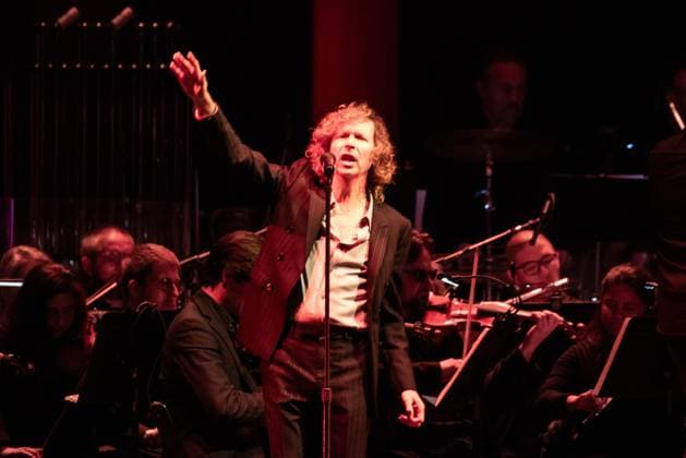 Outside Lands Music Festival 2025 - Day 1 Beck performs on the Sutro stage backed by the Berkeley Symphony at Outside Lands at Outside Lands at Golden Gate Park on August 08, 2025 in San Francisco, California. San Francisco Golden Gate Park California USA Copyright: xAnniexLesser imageSPACEx