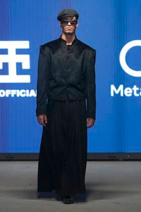 Africa Fashion Week London 2025 A model walks the catwalk in the I.N Official in collaboration with Meta AI show during Africa Fashion Week, London, UK, 09 August 2025. Africa Fashion Week London is celebrating its 15th anniversary as the world™s largest and longest-running showcase of African and African-inspired fashion. AFWL 2025 emphasizes ˜Heritage in Motion™ melding tradition with innovation., Credit:Olu Ogunshakin Avalon United Kingdom, London, London, 1 Kemble Street, WC2B 4AN  Copyright: xOluxOgunshakinx xAvalonx 1028704490