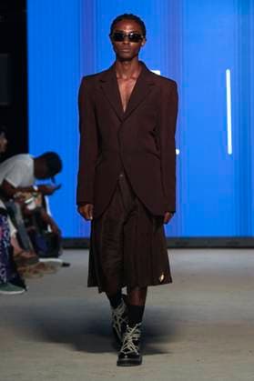 Africa Fashion Week London 2025 A model walks the catwalk in the I.N Official in collaboration with Meta AI show during Africa Fashion Week, London, UK, 09 August 2025. Africa Fashion Week London is celebrating its 15th anniversary as the world™s largest and longest-running showcase of African and African-inspired fashion. AFWL 2025 emphasizes ˜Heritage in Motion™ melding tradition with innovation., Credit:Olu Ogunshakin Avalon United Kingdom, London, London, 1 Kemble Street, WC2B 4AN  Copyright: xOluxOgunshakinx xAvalonx 1028704505
