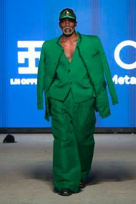 Africa Fashion Week London 2025 A model walks the catwalk in the I.N Official in collaboration with Meta AI show during Africa Fashion Week, London, UK, 09 August 2025. Africa Fashion Week London is celebrating its 15th anniversary as the world™s largest and longest-running showcase of African and African-inspired fashion. AFWL 2025 emphasizes ˜Heritage in Motion™ melding tradition with innovation., Credit:Olu Ogunshakin Avalon United Kingdom, London, London, 1 Kemble Street, WC2B 4AN  Copyright: xOluxOgunshakinx xAvalonx 1028704519