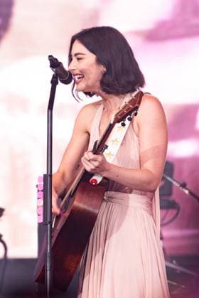 Outside Lands Music Festival 2025 - Day 2 Gracie Abrams performs at Outside Lands at Golden Gate Park on August 09, 2025 in San Francisco, California. San Francisco Golden Gate Park California USA Copyright: ximageSPACEx