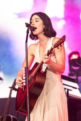 Outside Lands Music Festival 2025 - Day 2 Gracie Abrams performs at Outside Lands at Golden Gate Park on August 09, 2025 in San Francisco, California. San Francisco Golden Gate Park California USA Copyright: ximageSPACEx