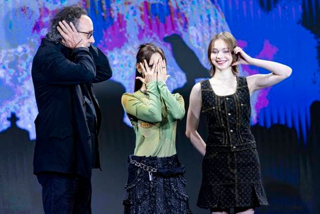 Tim Burton, Jenna Ortega And Emma Myers Promote Netflix™s Wednesday Season 2 In Seoul Director Tim Burton and actors Jenna Ortega and Emma Myers, from left, pose during a press conference and media talk for Season 2 of the Netflix drama Wednesday at the Four Seasons Hotel in Jongno District, Seoul, South Korea, on August 11, 2025. Seoul Seoul South Korea  Copyright: xChrisxJungx originalFilename: jung-timburto250811_npKZ8.jpg
