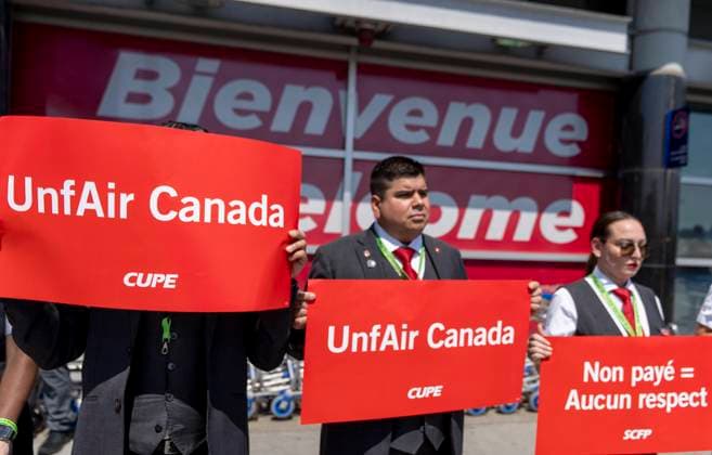 August 11, 2025, Montreal, Pq, CANADA: Air Canada flight attendants hold a silent protest at Montreal-Pierre Elliott Trudeau International Airport in Montreal on Monday, Aug. 11, 2025. Montreal CANADA  - ZUMAc35_ 20250811_zaf_c35_004 Copyright: xChristinnexMuschix