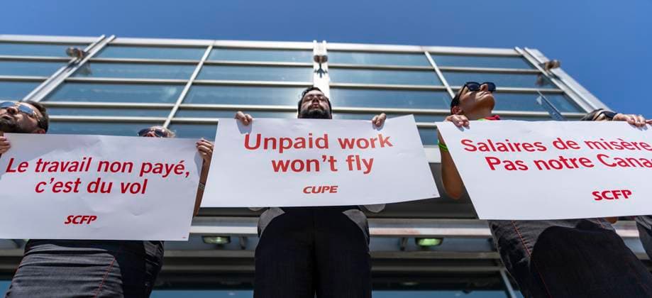 August 11, 2025, Montreal, Pq, CANADA: Air Canada flight attendants hold a silent protest at Montreal-Pierre Elliott Trudeau International Airport in Montreal, on Monday, Aug. 11, 2025. Montreal CANADA  - ZUMAc35_ 20250811_zaf_c35_019 Copyright: xChristinnexMuschix