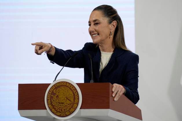 News Bilder des Tages Mexican President Claudia Sheinbaum Pardo, introduces the president of the Presidential Commission for Electoral Reform, Pablo Gomez (not in picture) during a briefing conference, at the National Palace. on August 11, 2025, in Mexico City, Mexico. Mexico City Mexico - ZUMAe321 20250811_zia_e321_010 Copyright: xLuisxBarronx