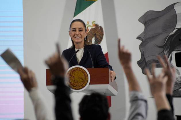 Mexican President Claudia Sheinbaum Pardo, introduces the president of the Presidential Commission for Electoral Reform, Pablo Gomez (not in picture) during a briefing conference, at the National Palace. on August 11, 2025, in Mexico City, Mexico. Mexico City Mexico - ZUMAe321 20250811_zia_e321_006 Copyright: xLuisxBarronx
