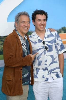 Premiere of the film Nobody 2 in Los Angeles LOS ANGELES, USA August 11, 2025 John Ortiz Clemente Ortiz at the premiere for Nobody 2 at the TCL Chinese Theatre Picture Paul Smith Featureflash 447705 2025 08 11 CA Los Angeles United States  Copyright: xPaulxSmithx xFeaturesxFlashx xStarfacex STAR_447705_038