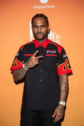 August 11, 2025, New York, United States: Dave East attends the Highest 2 Lowest New York Premiere at Brooklyn Academy of Music. New York United States - ZUMAs197 20250811_aaa_s197_236 Copyright: xRonxAdarx