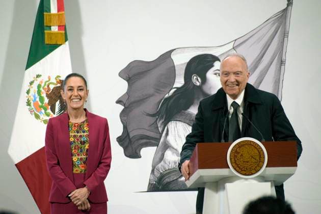 Mexican President Claudia Sheinbaum Pardo is seen behind while Mexico s Attorney General, Alejandro Gertz Manero speak during the security report at a briefing conference at National Palace. on August 12, 2025 in Mexico City, Mexico. Mexico City Mexico - ZUMAe321 20250812_zia_e321_005 Copyright: xLuisxBarronx