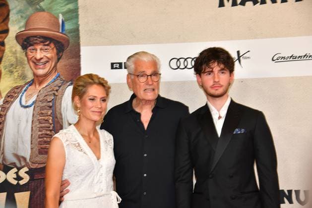 Julia Schuetze, Sky du Mont and Fayn Neven du Mont at the öThe Canoe of Manitou movie premiere on 12 08 2025 in Munich öThe Canoe of Manitou movie premiere in Munich