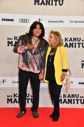 Alan Tafoya and Hella Brice at the öThe Canoe of Manitou movie premiere on 12 08 2025 in Munich öThe Canoe of Manitou movie premiere in Munich