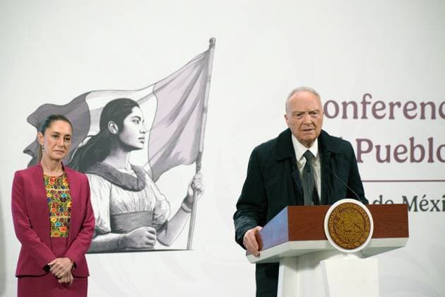Mexico™s President Claudia Sheinbaum Holds Briefing Mexican President Claudia Sheinbaum Pardo is seen behind while Mexico s Attorney General, Alejandro Gertz Manero speak during the security report at a briefing conference at National Palace. on August 12, 2025 in Mexico City, Mexico. Mexico City CDMX Mexico Copyright: xLuisxBarronx