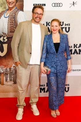 World premiere of Das Kanu des Manitu in Munich Munich, 12 8 2025 Jan van Weyde with wife Jasmin Schwiers at the world premiere of Das Kanu des Manitu at the Mathäser Filmpalast in Munich Bavaria Copyright: xMatthiasxGränzdörferx