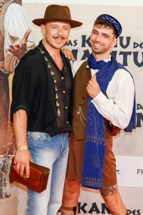 World premiere of The Canoe of Manitou in Munich Munich, 12 8 2025 Christoph Jonas with friend Leo Garbo at the world premiere of The Canoe of Manitou at the Mathäser Filmpalast in Munich Bavaria Copyright: xMatthiasxGränzdörferx