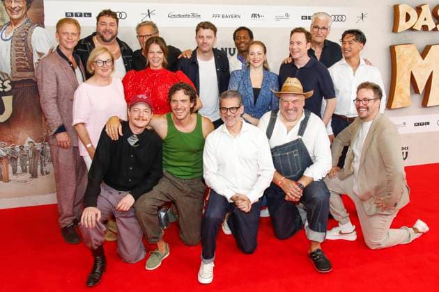 World premiere of Das Kanu des Manitu in Munich Munich, 12 8 2025 Jasmin Schwiers, Michael Herbig, Daniel Zillmann, Waldemar Kobus, Pit Bukowski, Rick Kavanian, Merlin Sandmeyer, Jan van Weyde, Sky du Mont, Christian Tramitz, Tutty Tran, Friedrich Mücke, Dorothee Erpenstein, Akeem van Flodrop, Jessica Schwarz and T Copyright: xMatthiasxGränzdörferx