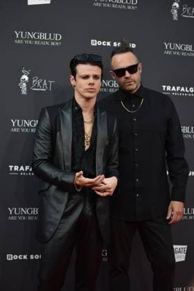 Are You Ready, Boy? UK Premiere at Vue WestEnd, Leicester Square, London, UK. Yungblud and Director Paul Dugdale attends Are You Ready, Boy? UK Premiere, Credit:@thepinkrosephotography Avalon  Copyright: x@thepinkrosephotographyx xAvalonx 1029074369