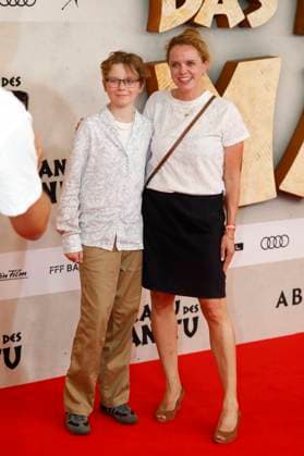 Julia von Heinz with her son at the premiere of the movie Das Kanu des Manitu at Mathäser Filmpalast Munich, 12 08 2025 Foto:xAgenturxWehnertx xGränzdörferx xFuturexImagex manitu_5616