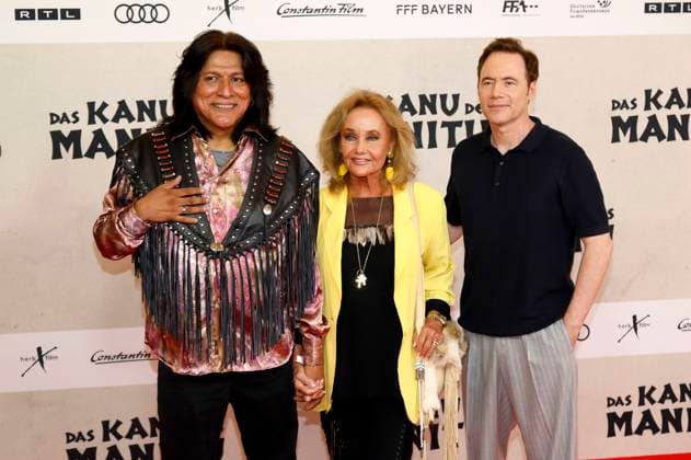 Alan Tafoya, Hella Brice and Michael Bully Herbig at the premiere of the movie Das Kanu des Manitu at Mathäser Filmpalast Munich, 12 08 2025 Foto:xAgenturxWehnertx xGränzdörferx xFuturexImagex manitu_5637