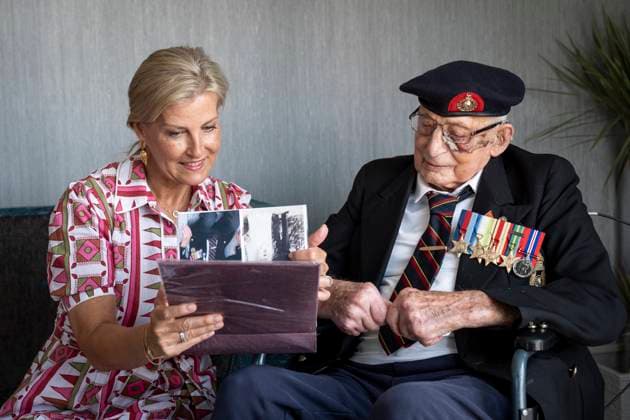 . 12 08 2025. Salisbury, United Kingdom. Sophie, Duchess of Edinburgh, with 105-year-old Royal Marines veteran Jim Wren, at his care home in Salisbury, United Kingdom, ahead of the 80th anniversary of VJ Day  xPoolx xi-Imagesx IIM-26152-0007