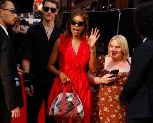 YUNGBLUD. Are You Ready, Boy? Premiere at the Vue in Leicester Square, London - 12 Aug 2025 Tolula Adeyemi attends the YUNGBLUD. Are You Ready, Boy? Premiere at the Vue in Leicester Square. London United Kingdom Copyright: xCatxMorleyx xSOPAxImagesx Cat Morley_YUNGBLUD. Are You Ready, Boy_ Premiere_Tolula Adeyemi_21391
