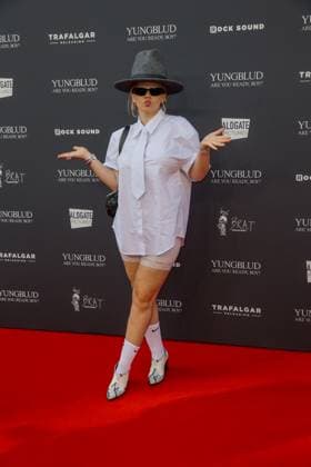 The Yungblud. Are You Ready, Boy? UK Premiere held at Vue Leicester Square in London - 12 Aug 2025 Daisy Bertenshaw attends the Yungblud. Are You Ready, Boy? UK Premiere held at the Vue Leicester Square, London. London United Kingdom Copyright: xMarioxMitsisx xSOPAxImagesx MarioMitsis_Yungblud_Daisy Bertenshaw-371924