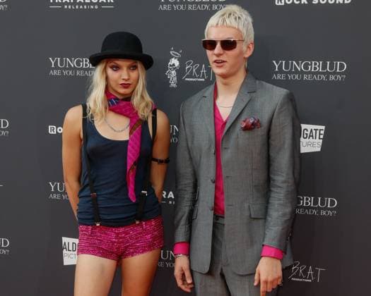 The Yungblud. Are You Ready, Boy? UK Premiere held at Vue Leicester Square in London - 12 Aug 2025 Mathew Cartlidge and Issey Cartlidge from The Molotovs attend the Yungblud. Are You Ready, Boy? UK Premiere held at the Vue Leicester Square, London. London United Kingdom Copyright: xMarioxMitsisx xSOPAxImagesx MarioMitsis_Yungblud_Mathew Cartlidge, Issey Cartlidge from The Molotovs-371928
