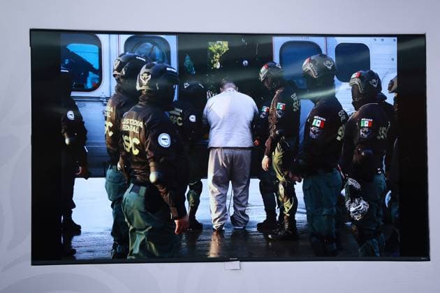 Mexico s security cabinet attend a press conference in Mexico City MEXICO CITY, MEXICO - AUGUST 13: A view of one of the prisoners sent from Mexico to the United States is displayed during a press conference held by the Mexico s security cabinet, at the facilities of the Security Secretariat, in Mexico City, Mexico on August 13, 2025. Mexico s government has sent 26 high-ranking cartel figures to the United States on Tuesday in the latest major deal with the Trump administration. Daniel Cardenas Anadolu Mexico City Mexico. Editorial use only. Please get in touch for any other usage.  Copyright: x2025xAnadoluxDanielxCardenasx