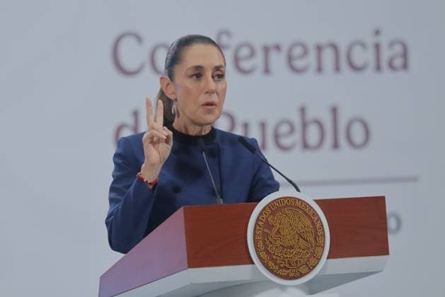 Mexico™s President Claudia Sheinbaum Holds Briefing Mexico s President Claudia Sheinbaum, speaks during a news conference, about the progress made in Kutsari semiconductor projects and the Olinia electric cars at National Palace. on August 13, 2025 in Mexico City, Mexico. Mexico City CDMX Mexico Copyright: xCarlosxSantiagox