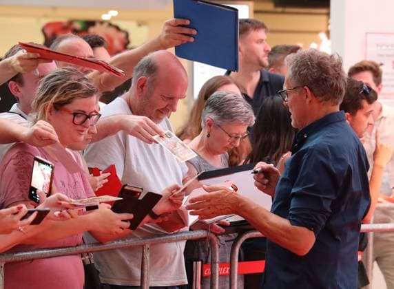 Premiere Das Kanu des Manitu Vienna, 13 08 2025 Christian TRAMITZ with fans
