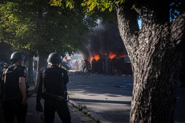News Bilder des Tages August 15, 2025, Sumy, Sumy, Ukraine: A fire caused by the explosion of a Russian drone known as Molniya damaged commercial establishments in the Central Market of the Ukrainian city of Sumy. Sumy Ukraine - ZUMAb286 20250815_zip_b286_004 Copyright: xFranciscoxRichartx