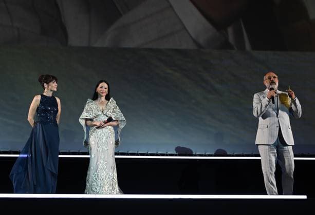 Locarno,Swiss Locarno Film Festival 2025 Photocall and red carper present Rosemead film Piazza Grande In the photo:Lucy Liu actress producer receives Career Achievement Award ,Giona Nazzaro director artist Locarno film Festival  Copyright: xNickxZonnax xipa-agency.netx xNickxZonnax IPA_Agency_IPA62448049