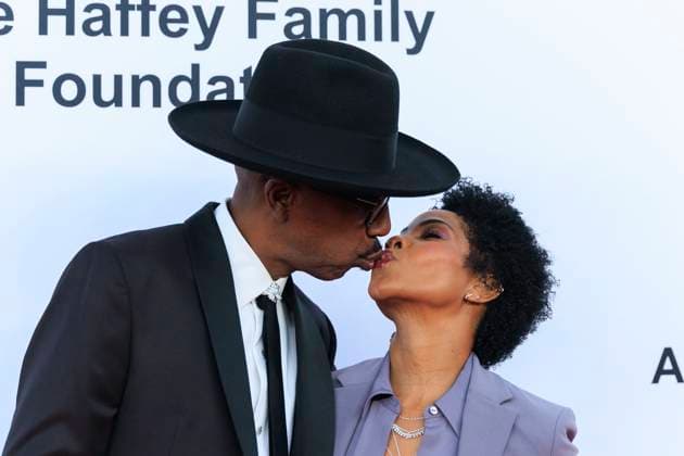 August 15, 2025, Beverly Hills, California, USA: (L-R) J. B. Smoove and Shahidah Omar on the red carpet of the Harold & Carole Pump Foundation 25th Anniversary Celebrity Dinner on Friday August 15, 2025 at The Beverly Hilton Hotel in Beverly Hills, California. ARIANA RUIZ PI Beverly Hills USA - ZUMAp124 20250815_zaa_p124_057 Copyright: xArianaxRuizx