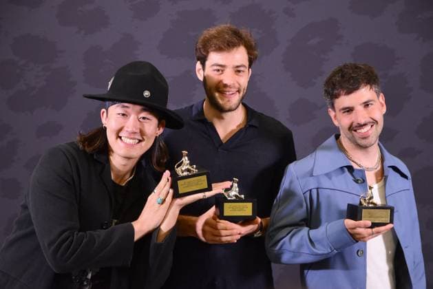 Francesco Poloni, Felipe Casanova, and Altay Ulan Yang with trophies during the photocall of the 78th Locarno Film Festival on August 16, 2025, in Locarno, Switzerland Romain Doucelin Bestimage Locarno Suisse  Copyright: xRomainxDoucelinx xBestimagexRomainxDoucelinx xBestimagex