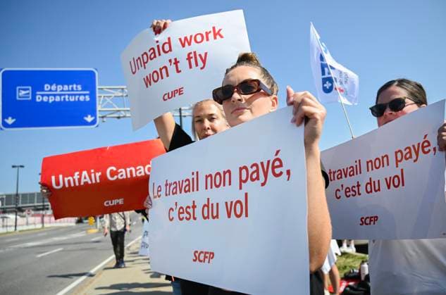 August 16, 2025, Montreal, Pq, Canada: Air Canada flight attendants strike outside MontrealöÄÃ¬Trudeau International Airport in Montreal, Saturday, Aug. 16, 2025. Montreal Canada  - ZUMAc35_ 20250816_zaf_c35_046 Copyright: xGrahamxHughesx